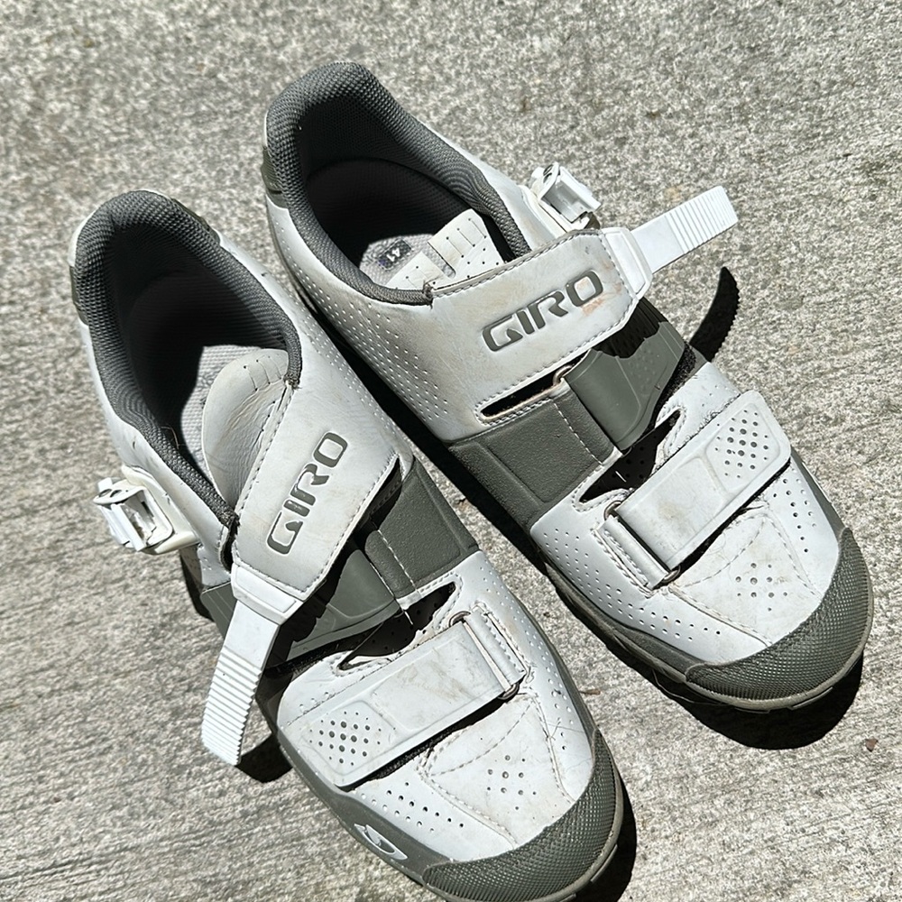 Giro Terradura clip in bicycle shoes. Used but clean and lots of life left